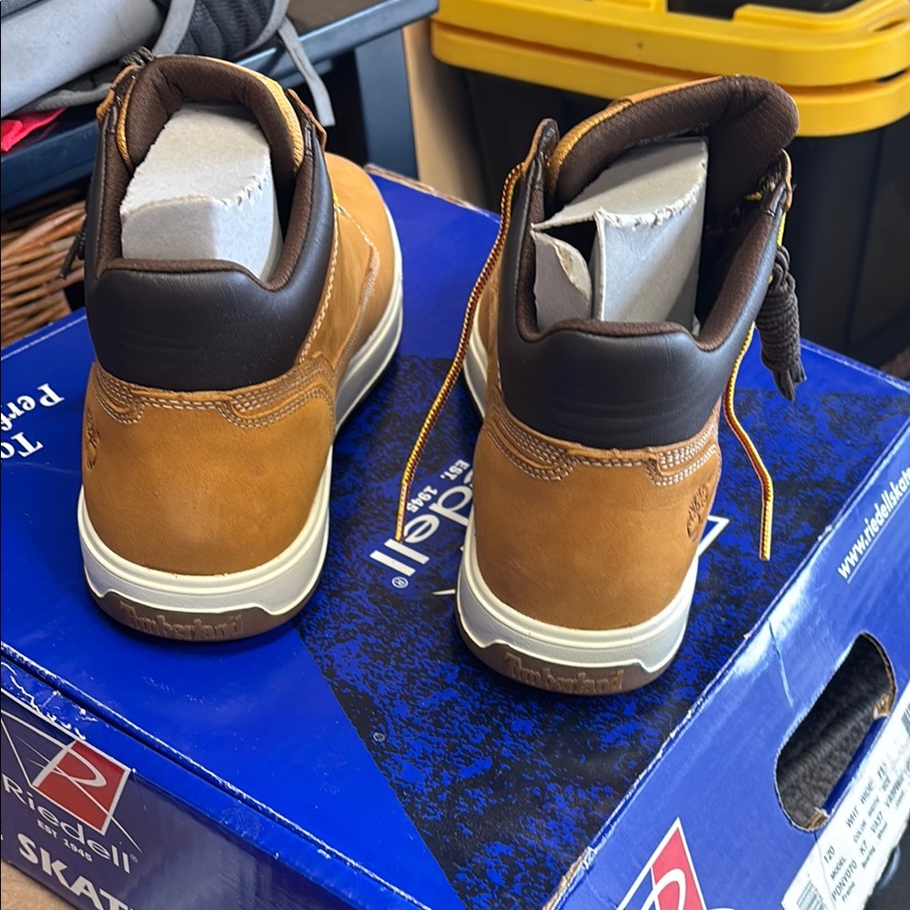Timberland Brown Boots with Suede Finish and Padded Collar